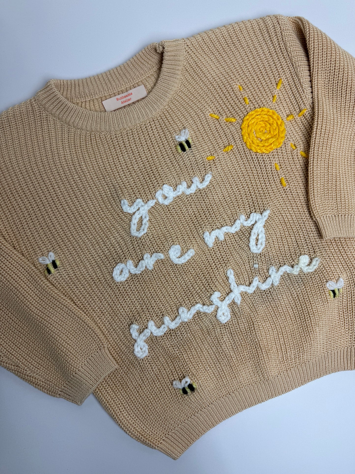 Individuell bestickter Pullover - Deine persönliche Anfertigung