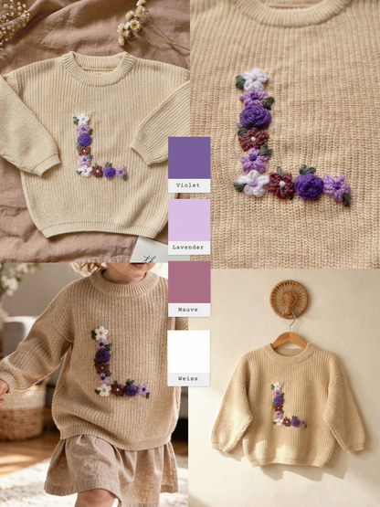Personalisierter handbestickter Kinderpullover mit Initiale aus Blumen