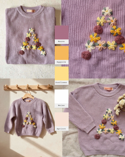 Personalisierter handbestickter Kinderpullover mit Initiale aus Blumen