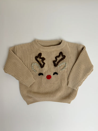 Handbestickter Weihnachtspullover mit Rentier