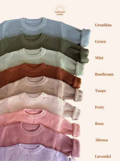 Auflistung aller Pulloverfarben. Insgesamt sind 9 zu sehen: Graublau, Green, Mint, Rostbraun, Taupe, Ivory, Rosa, Altrosa, Lavendel